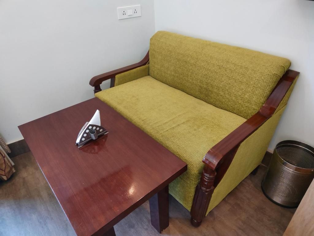 Hotel Guru Surbhi Premium Room 18