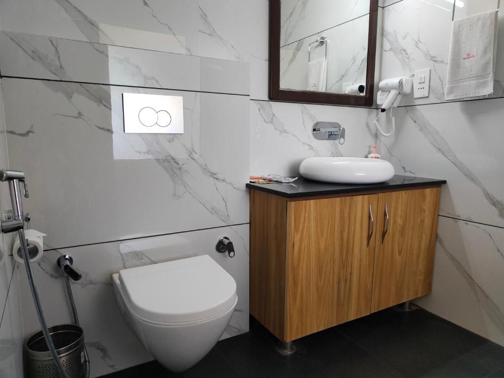 Hotel Guru Surbhi Premium Room 19