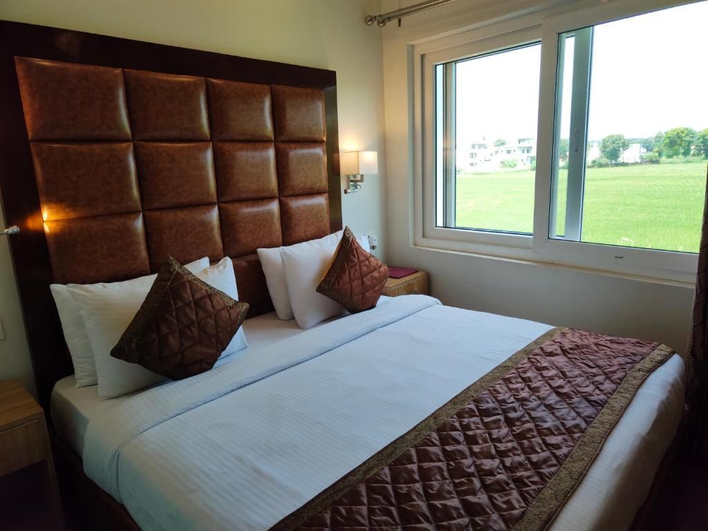 Hotel Guru Surbhi Premium Room 20