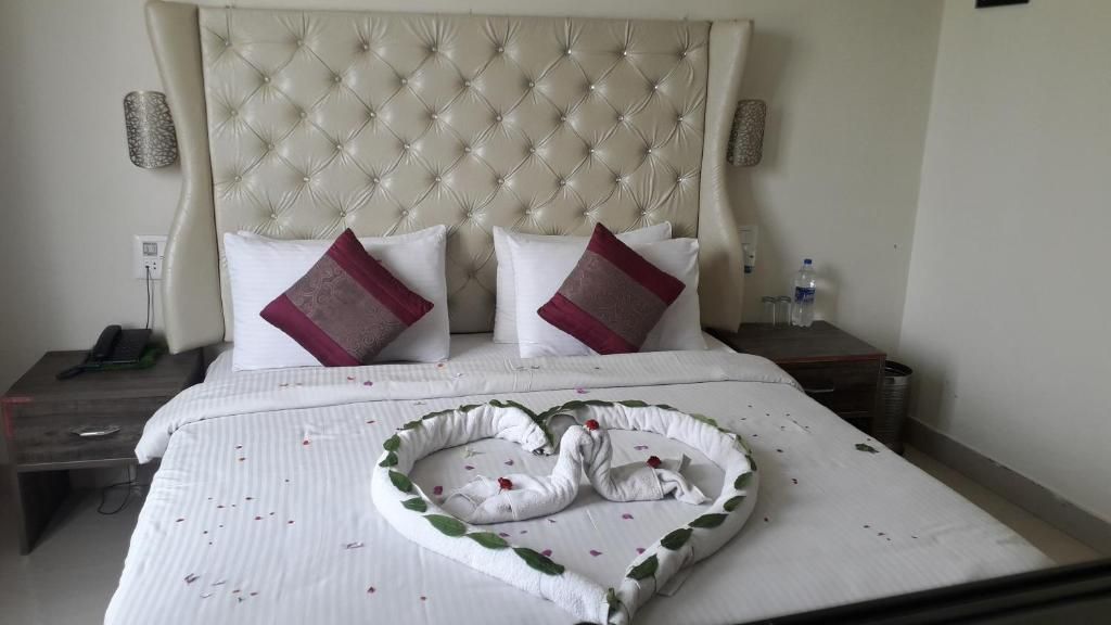 Hotel Guru Surbhi Family Room