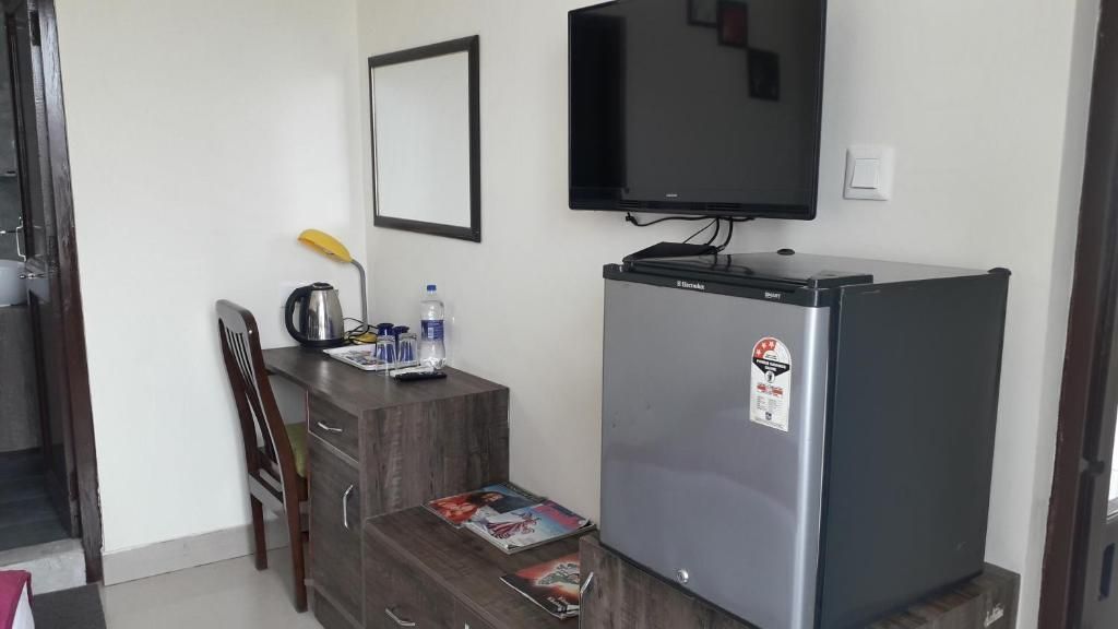 Hotel Guru Surbhi Family Room 7