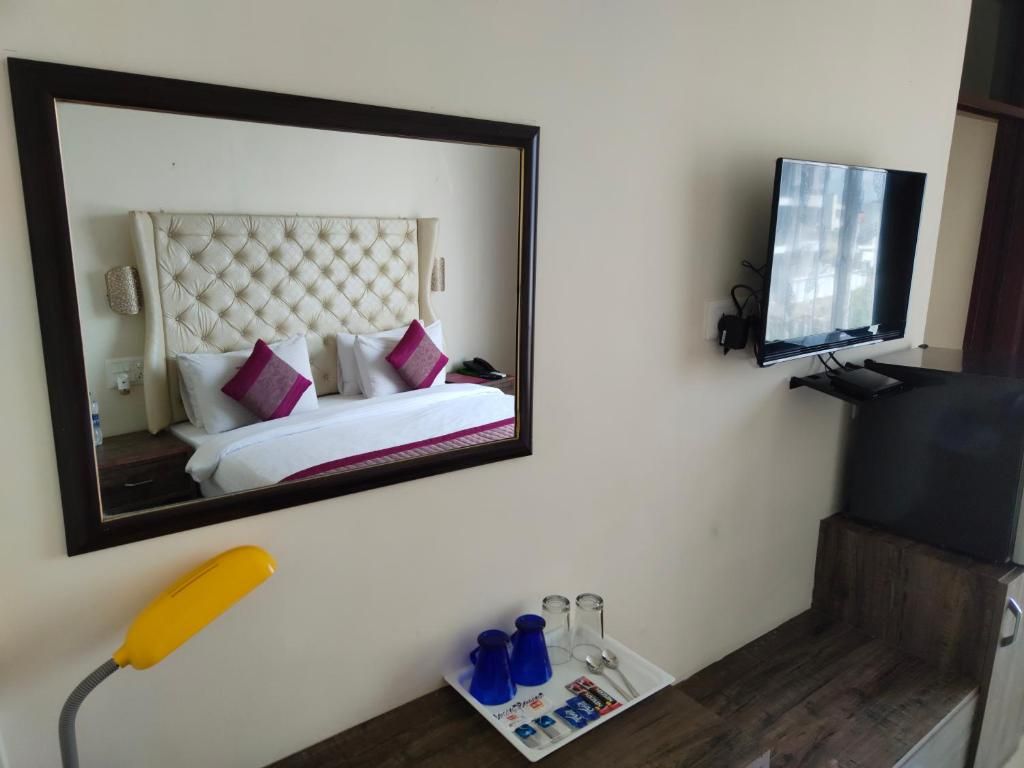 Hotel Guru Surbhi Family Room 23