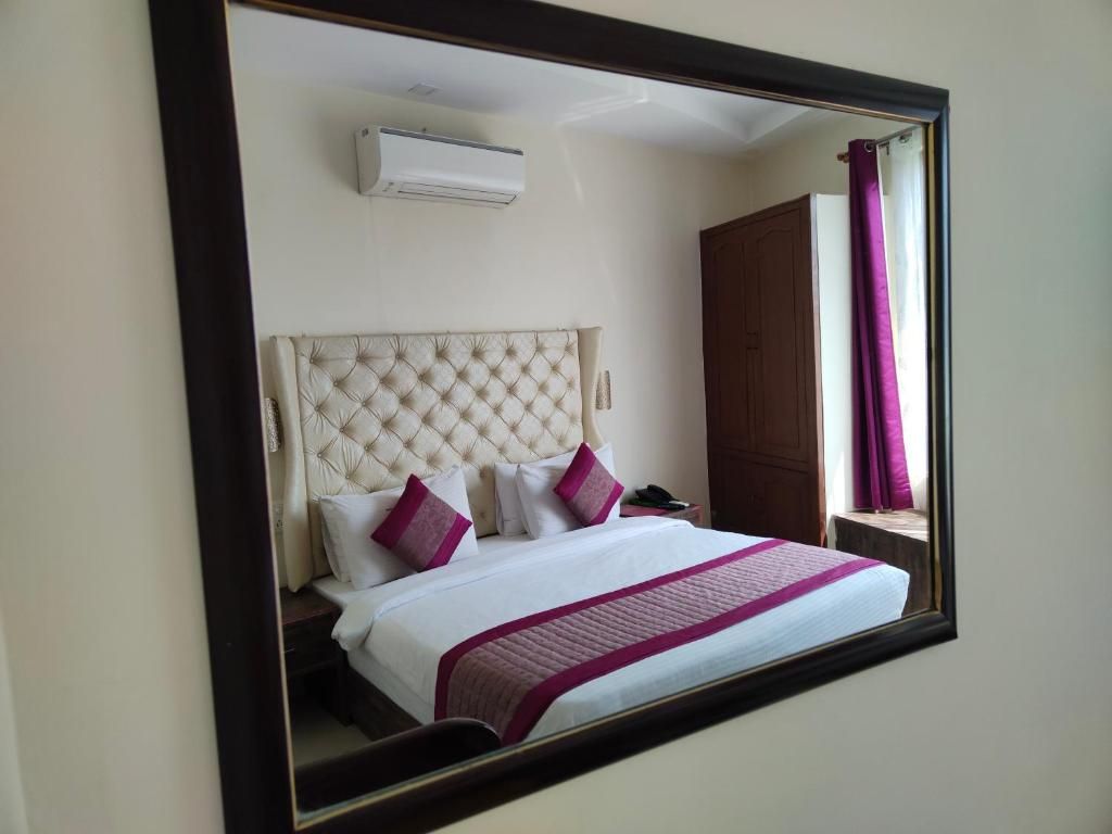 Hotel Guru Surbhi Family Room 25