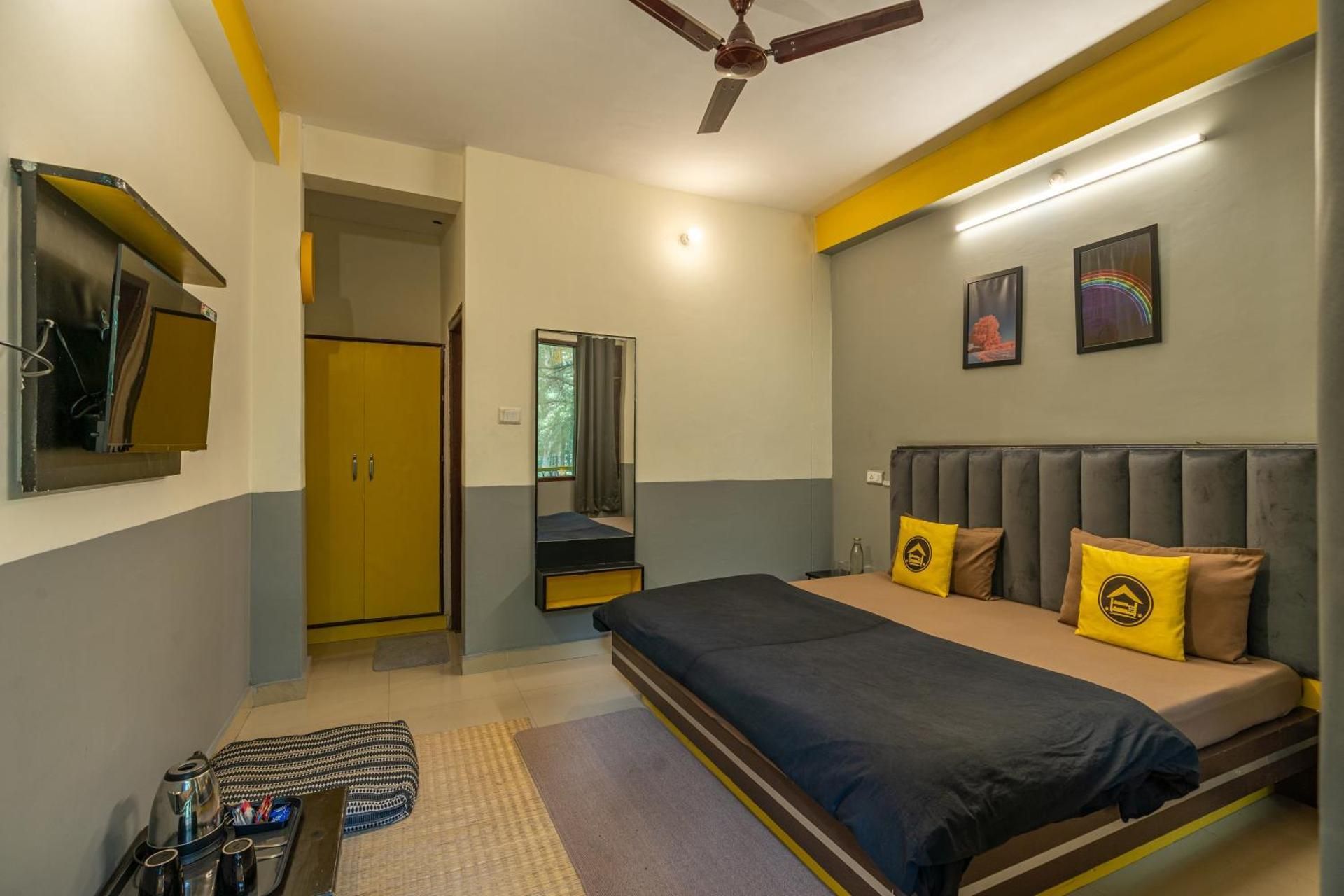 The Hosteller Kasol Deluxe Double Room 6