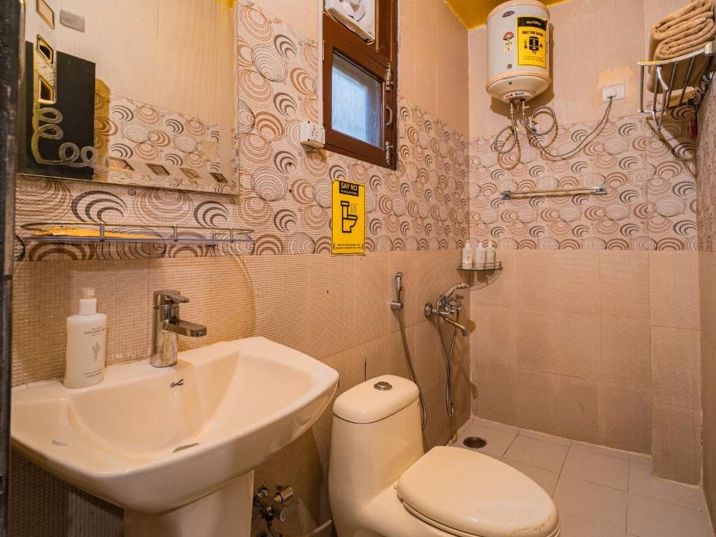 The Hosteller Kasol Deluxe Double Room x A Block 3