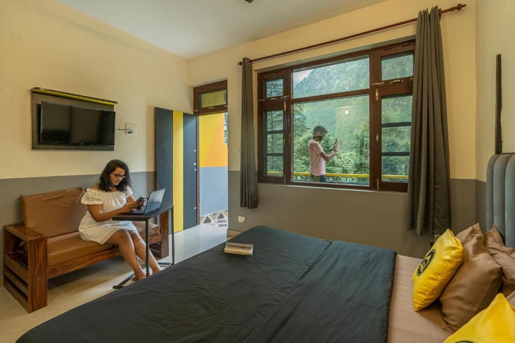 Deluxe Double Room with Balcony x A Block