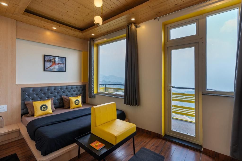 Superior Double Room with Balcony and Valley View