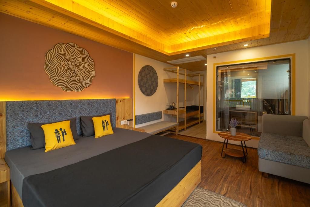 The Hosteller Old Manali, Manu Temple Deluxe Double Room with Balcony 