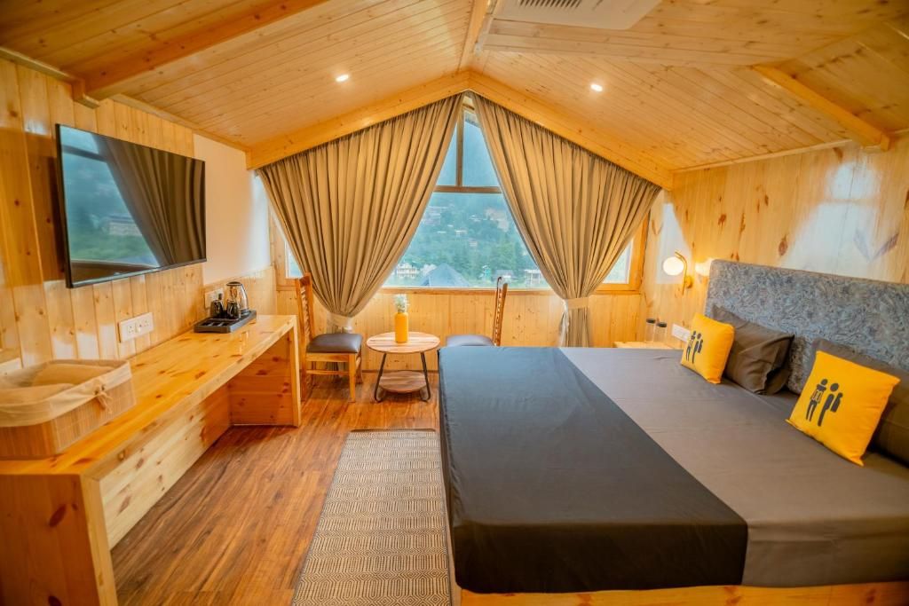 Deluxe Double Room with Valley View