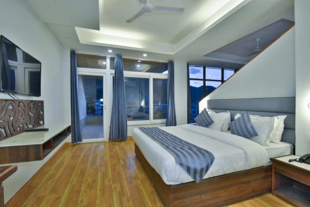The Ivy Suites
