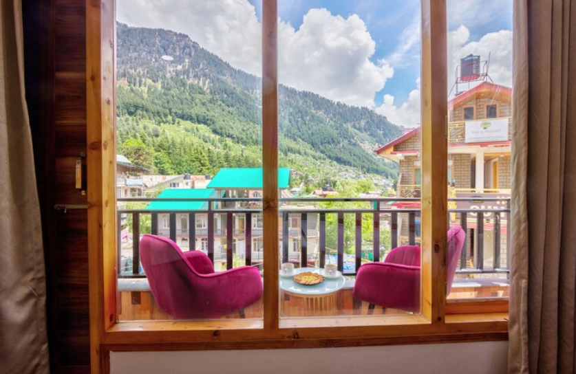 Hotel Everest Super Deluxe Room 3