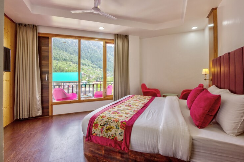 Hotel Everest Super Deluxe Room 2