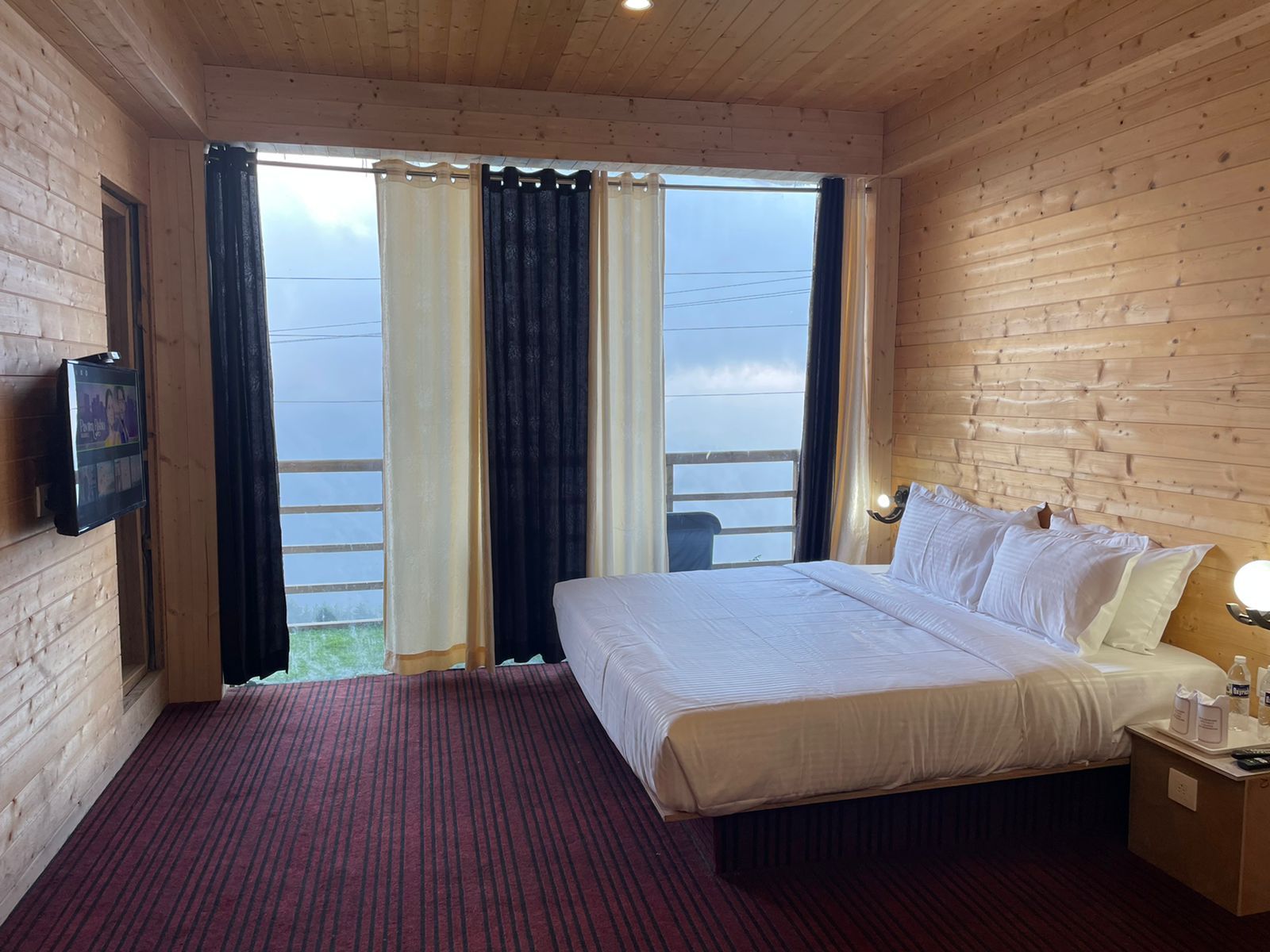 Mont Kufri Resort Executive Room Valley View with Balcony 2