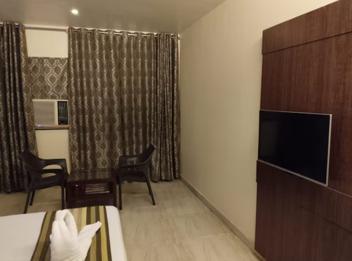 Kings Resort, Thane Standard Room 4