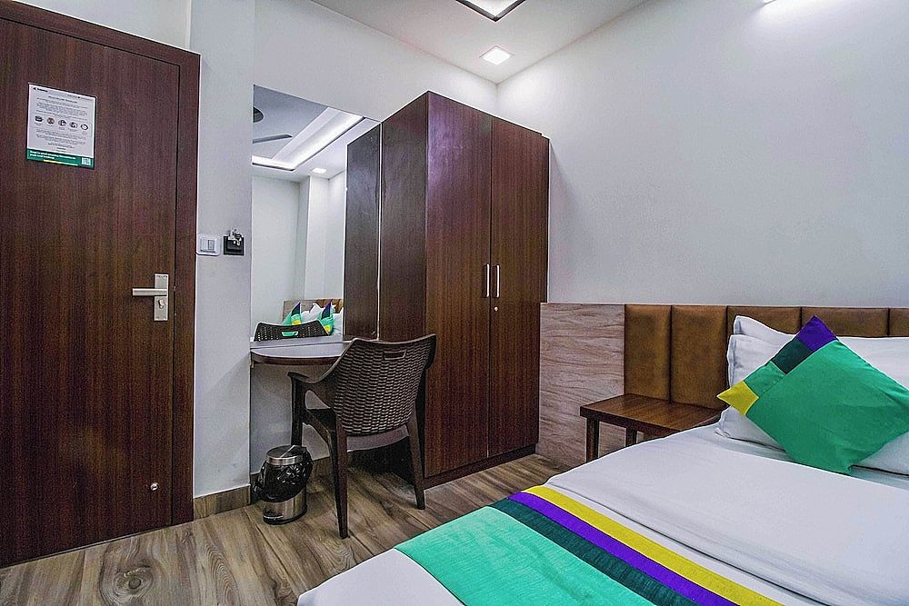 Treebo Paras Raj Near City Palace Standard Double Room 17