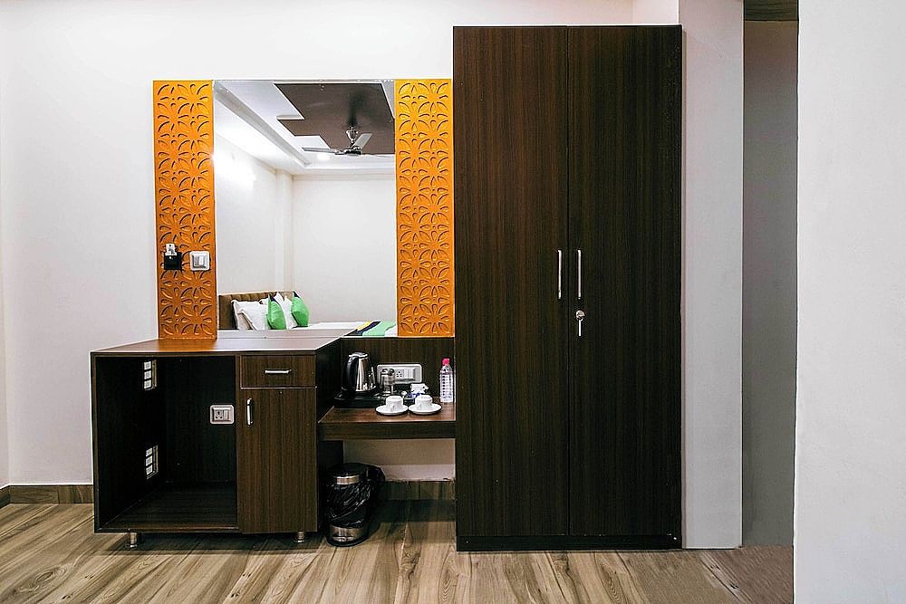 Treebo Paras Raj Near City Palace Deluxe Double Room 16