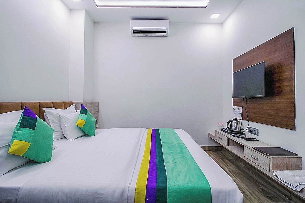 Treebo Paras Raj Near City Palace Standard Double Room 18