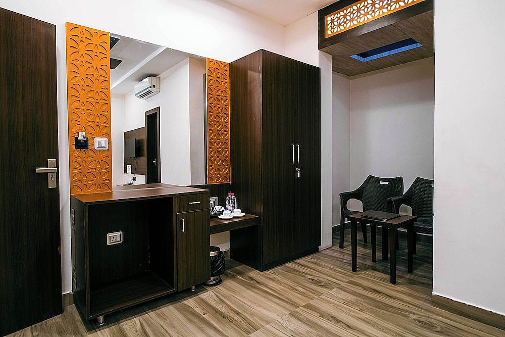 Treebo Paras Raj Near City Palace Deluxe Double Room 15