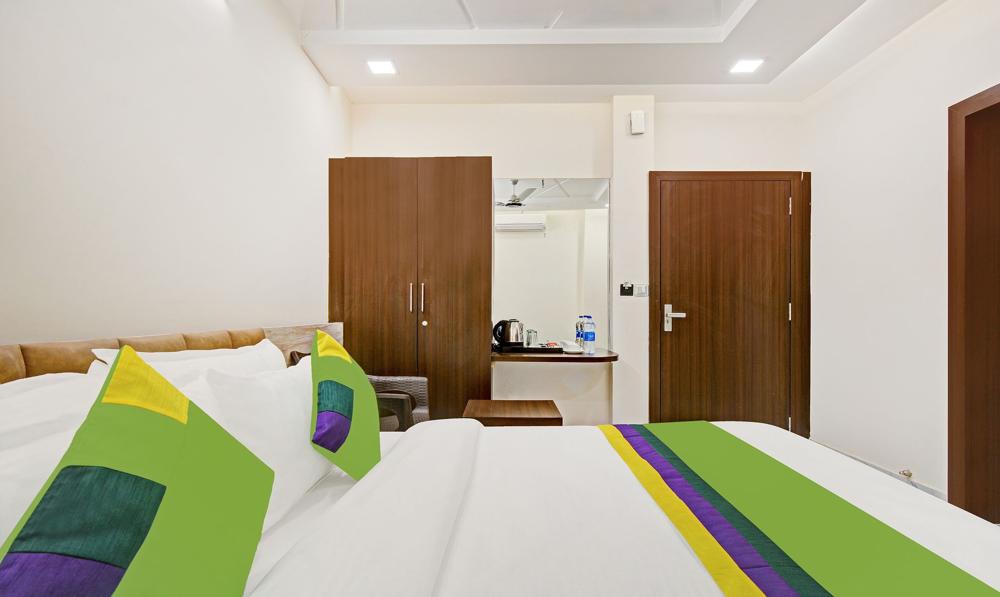 Treebo Paras Raj Near City Palace Deluxe Double Room 12