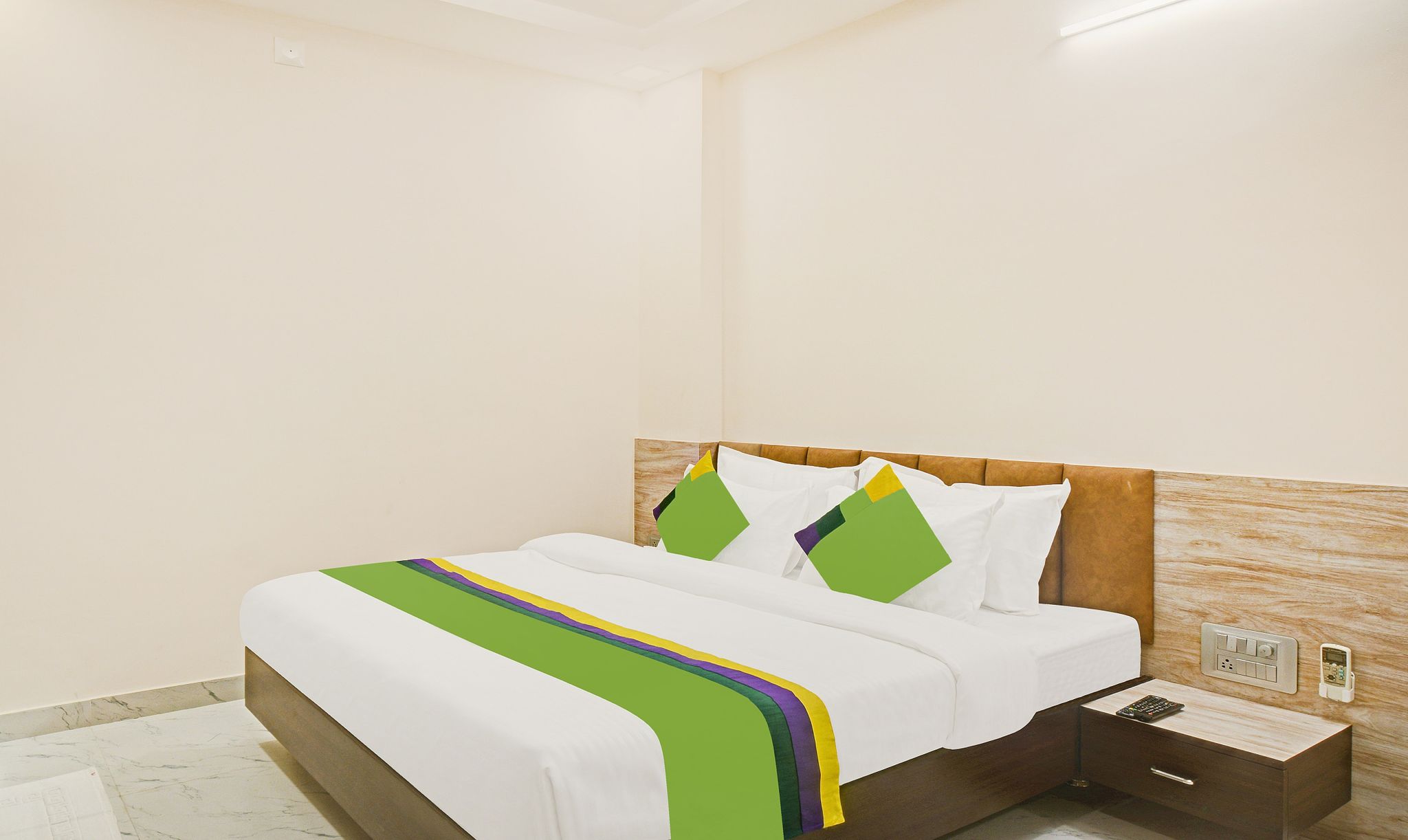 Treebo Paras Raj Near City Palace Standard Double Room 13