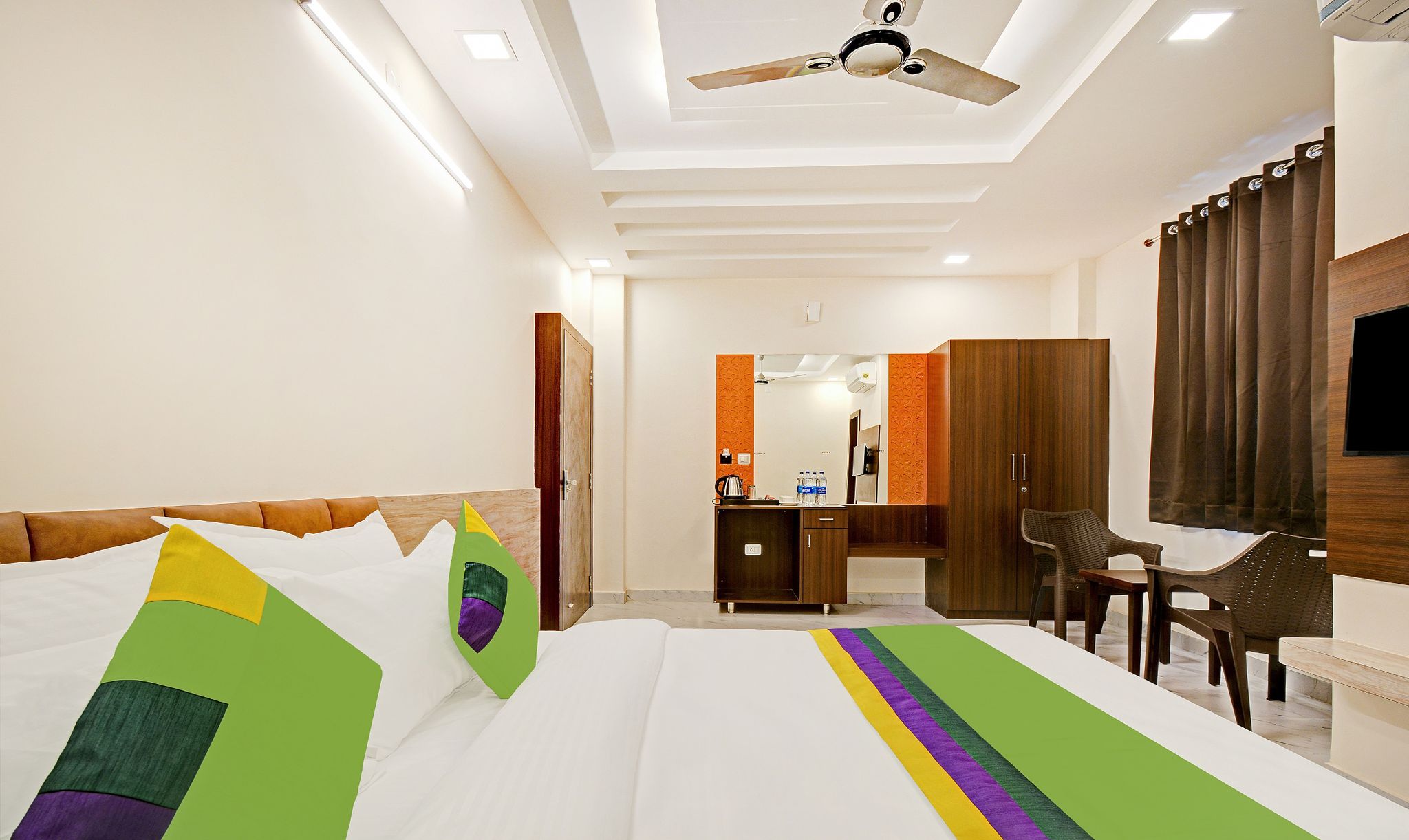 Treebo Paras Raj Near City Palace Standard Double Room 16