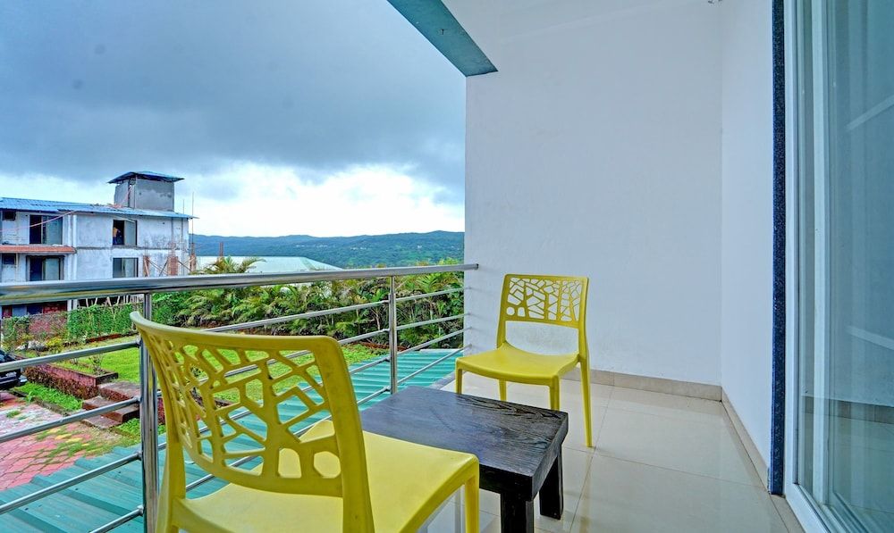 Treebo Kuber Palace With Swimming Pool Standard Double Room 6