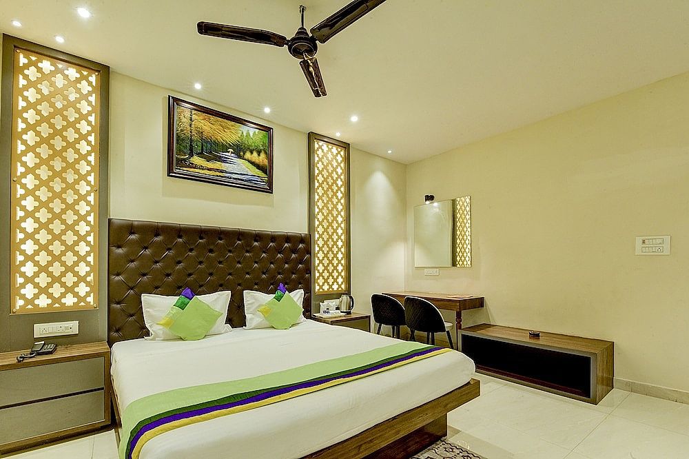 Treebo Winsome Resort with Swimming Pool Standard Double Room 5