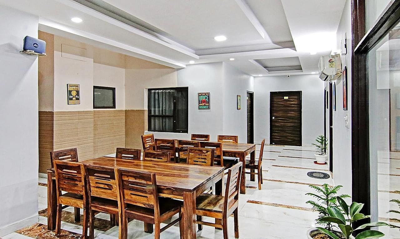 Food & Dining