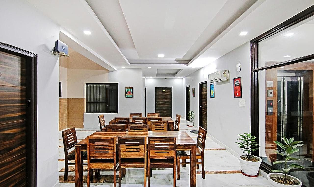 Food & Dining