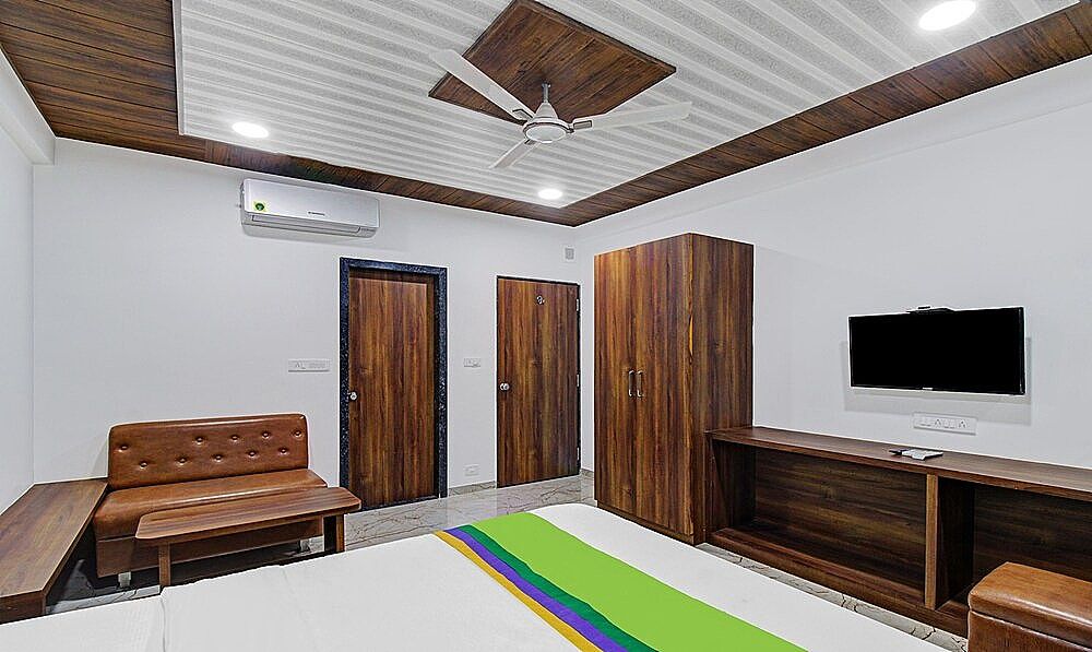 Treebo Hotel Rk Inn, Railway Station Deluxe Double Room 8