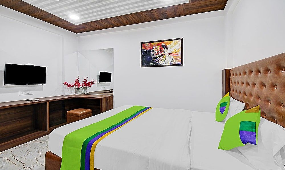 Treebo Hotel Rk Inn, Railway Station Deluxe Double Room 11