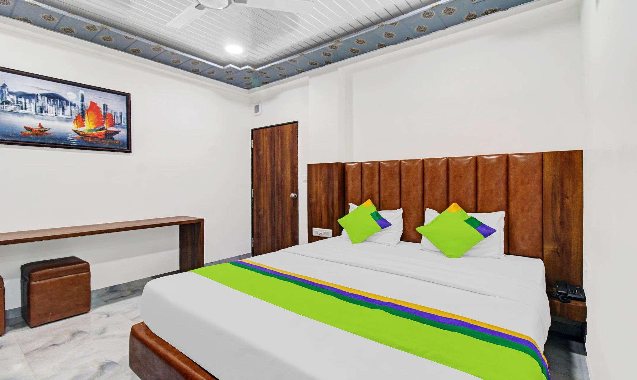 Treebo Hotel Rk Inn, Railway Station Deluxe Double Room