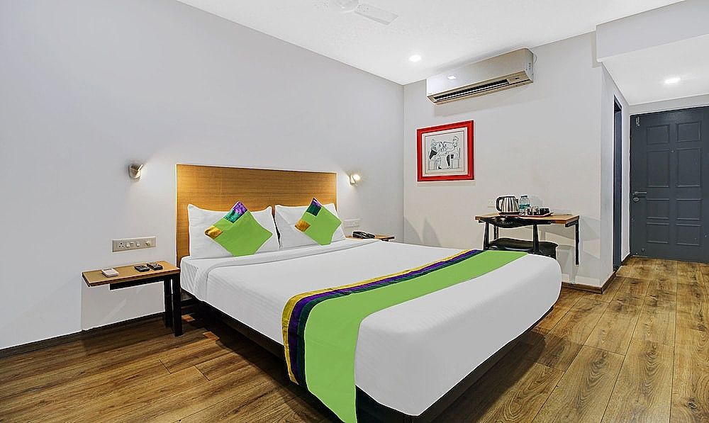 Treebo Town Plaza, Pune Station Standard Double Room 5