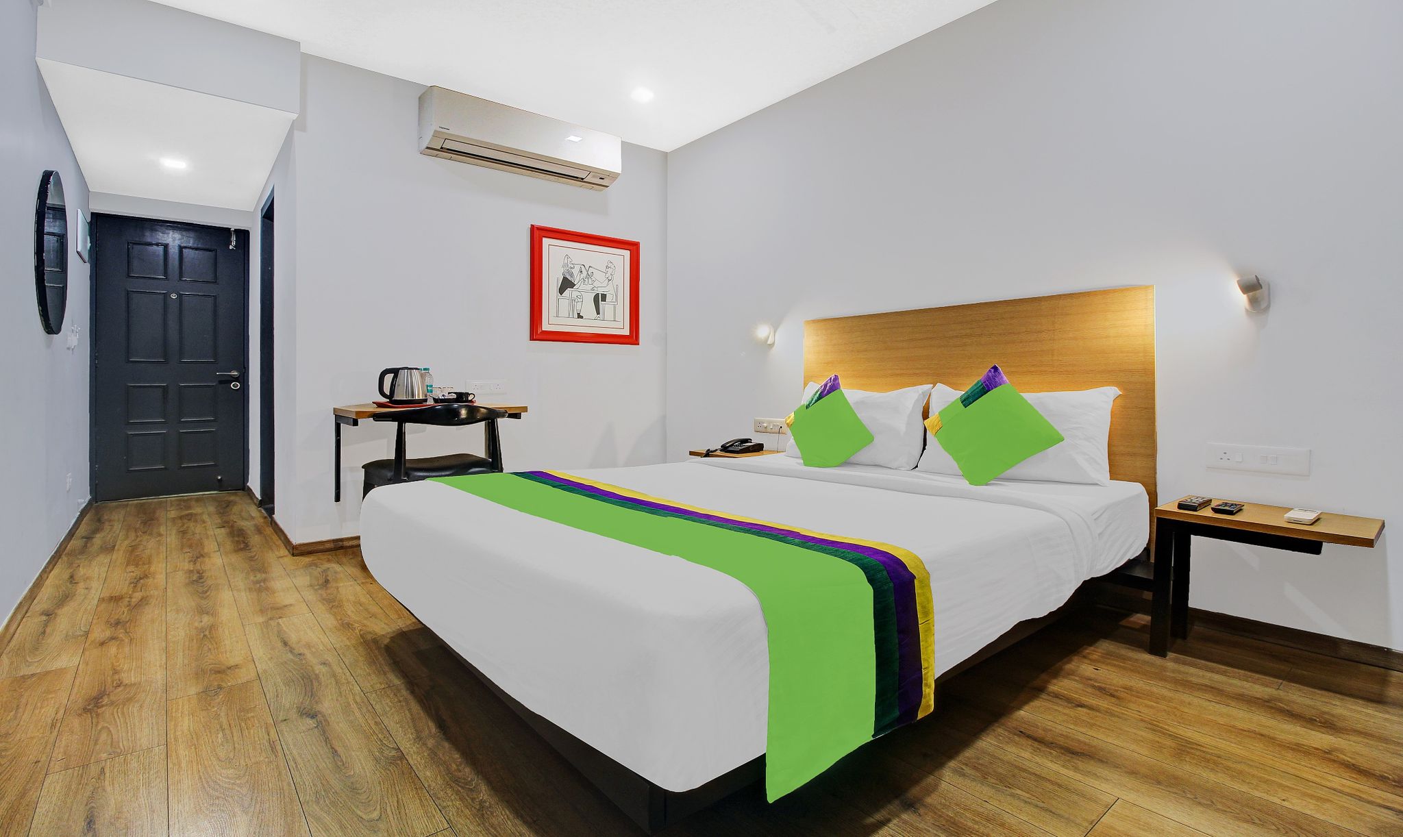 Treebo Town Plaza, Pune Station Standard Double Room 2