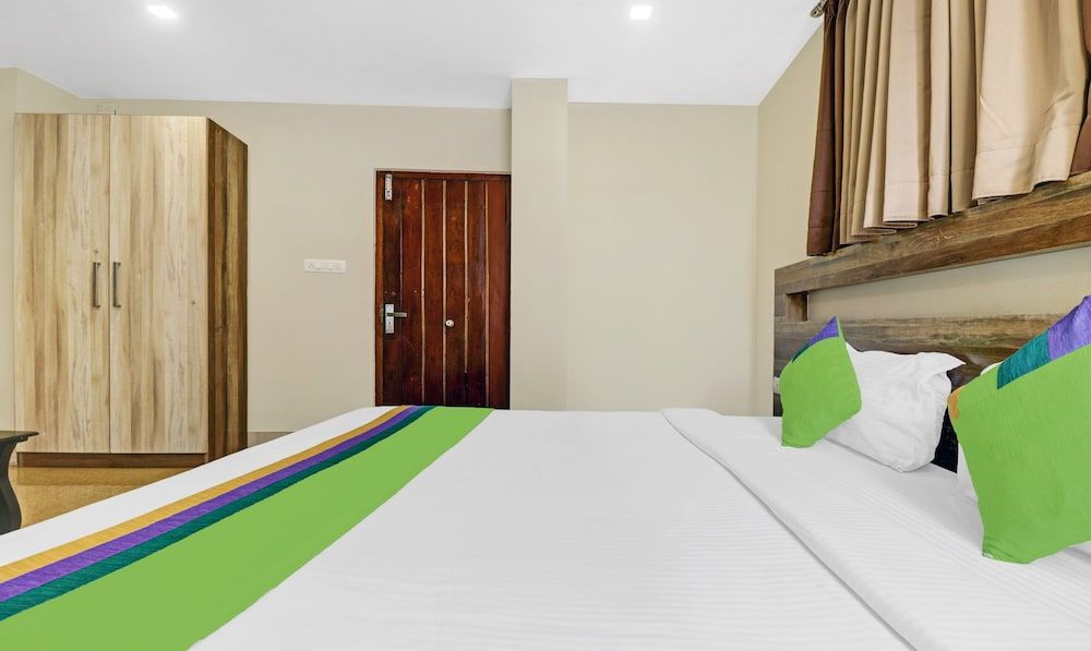 Treebo Darwesh Residency Standard Double Room 14