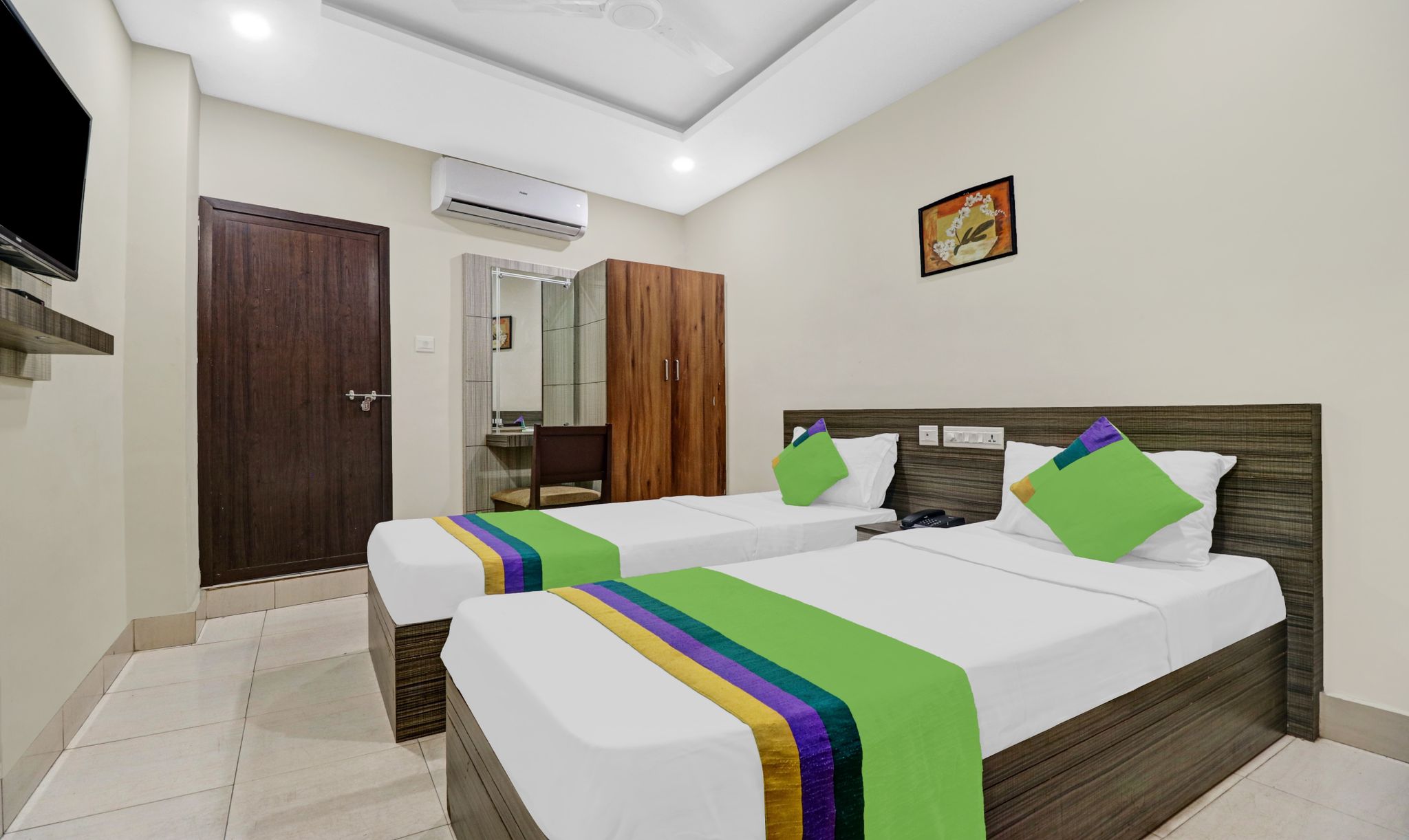 Treebo Darwesh Residency Standard Double Room 2