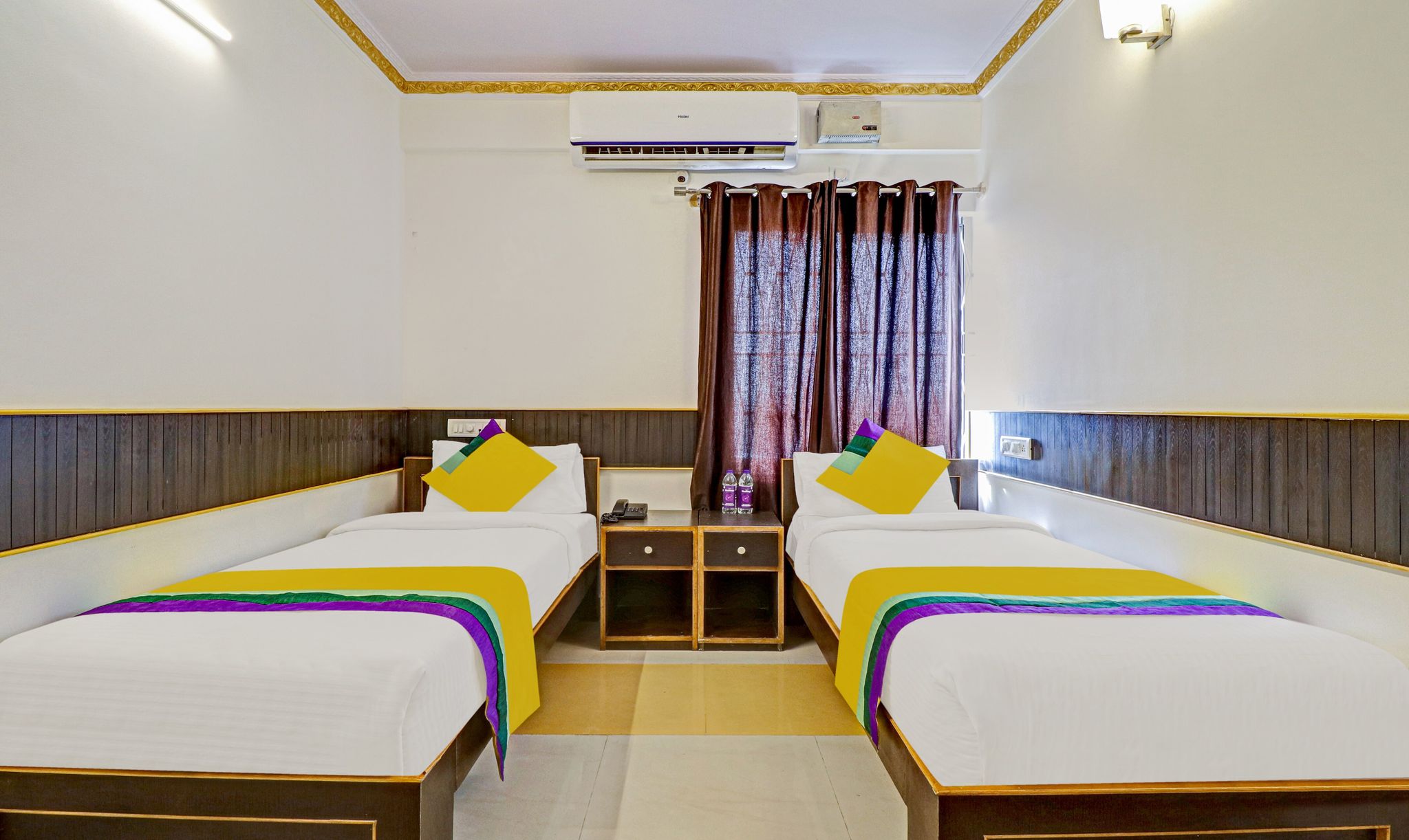 Itsy Hotels HSR Comfort Standard Double Room 5