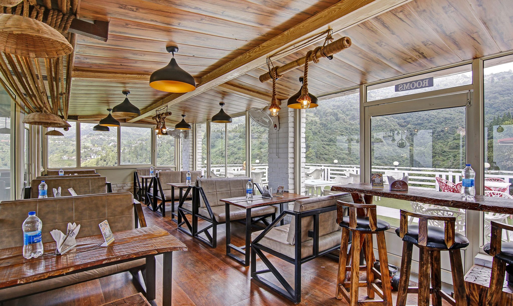 Food & Dining