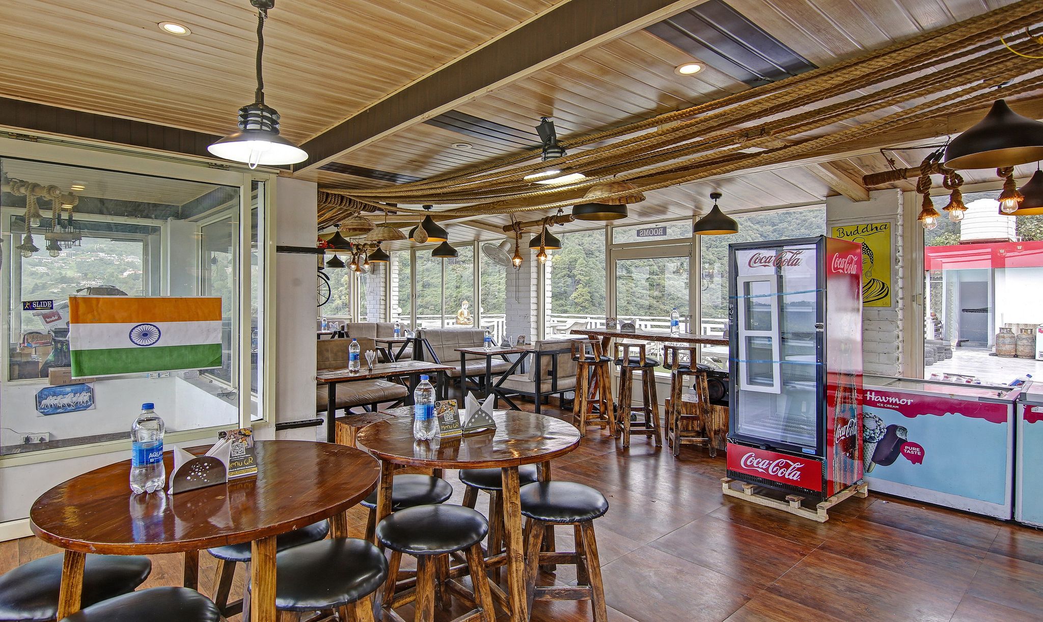 Food & Dining