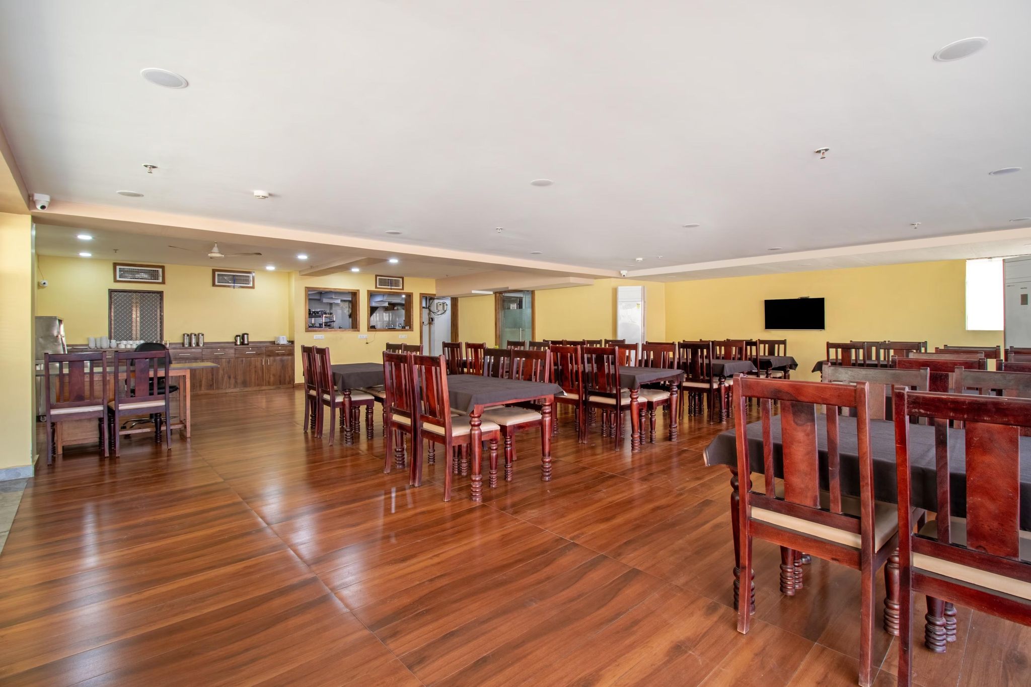 Food & Dining