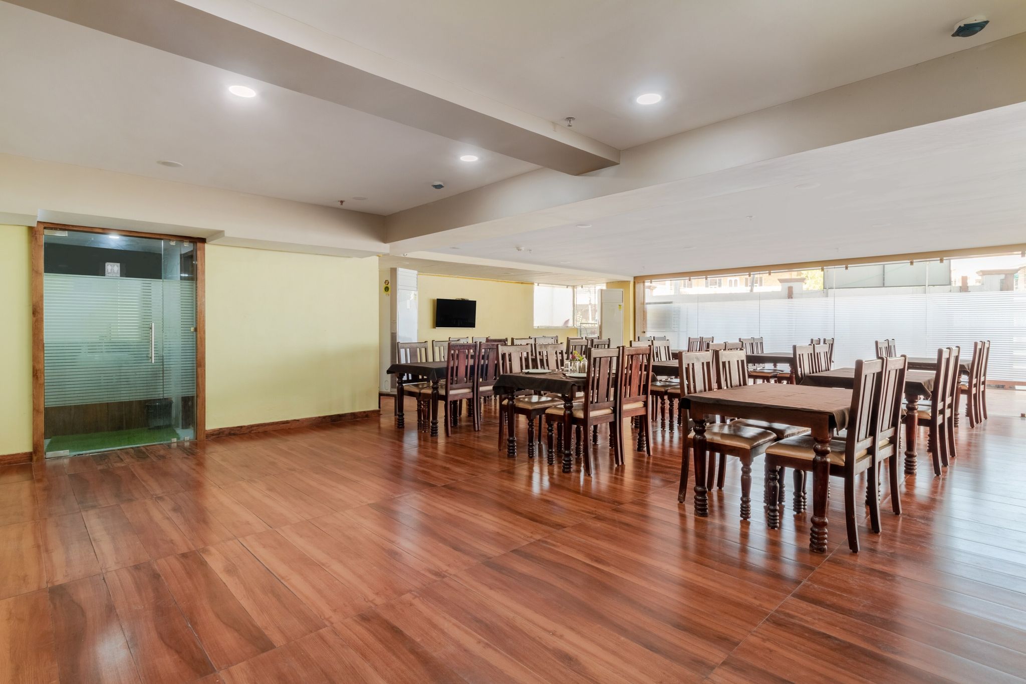 Food & Dining