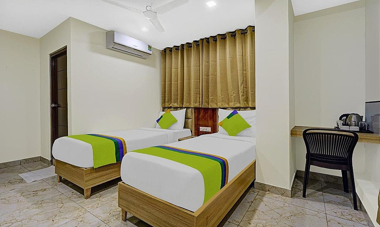 Treebo Elmas Grand Standard Double Room