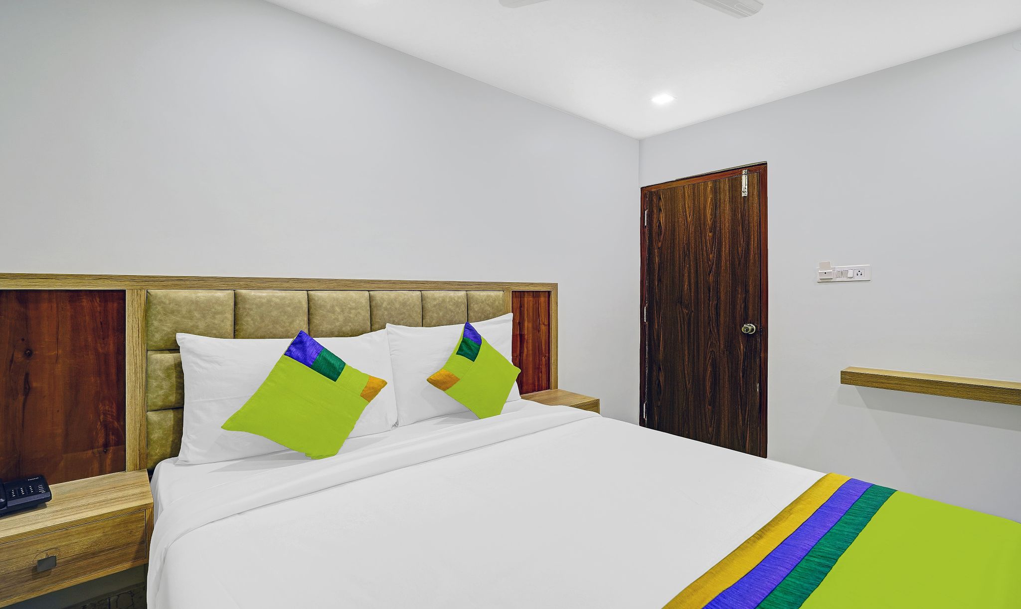 Treebo Elmas Grand Standard Double Room 7