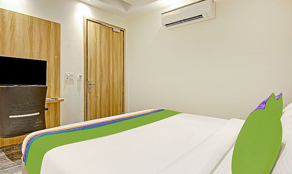 Treebo Stellar Inn Standard Double Room 4