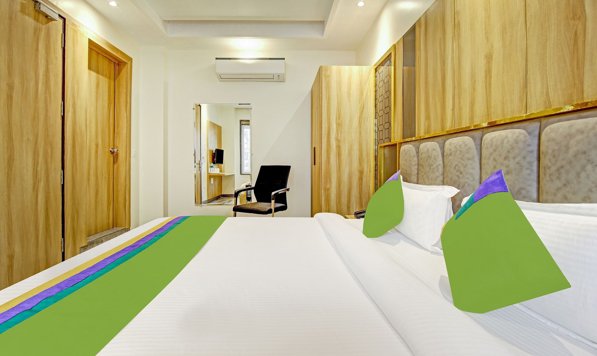 Treebo Stellar Inn Deluxe Double Room 6