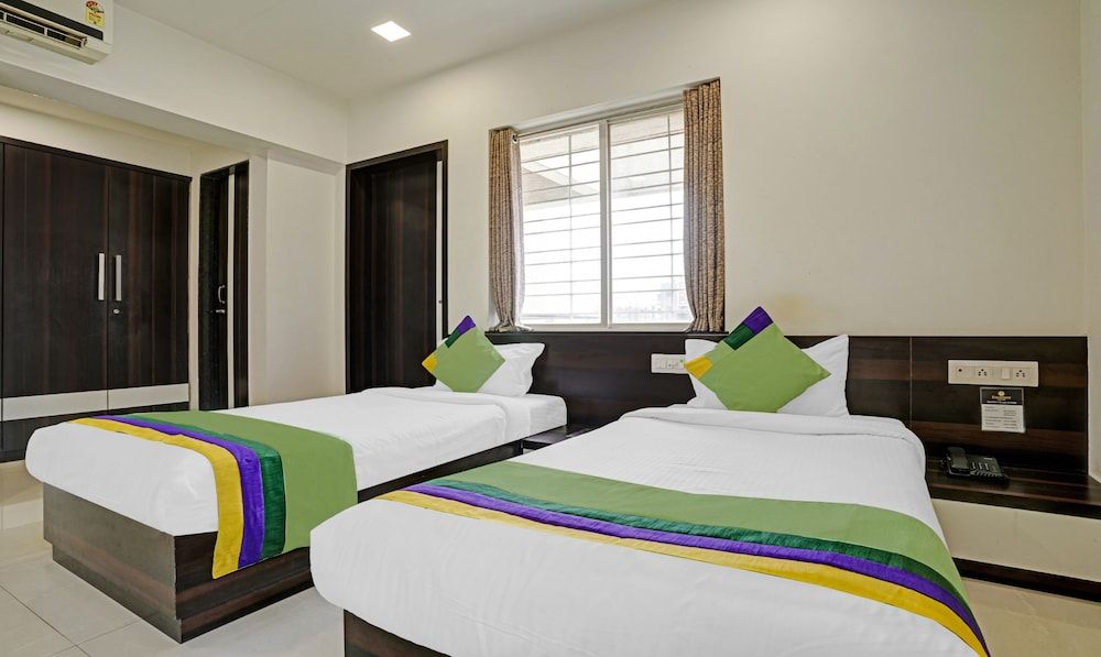 Treebo Excellent Homes, Nashik Deluxe Double Room