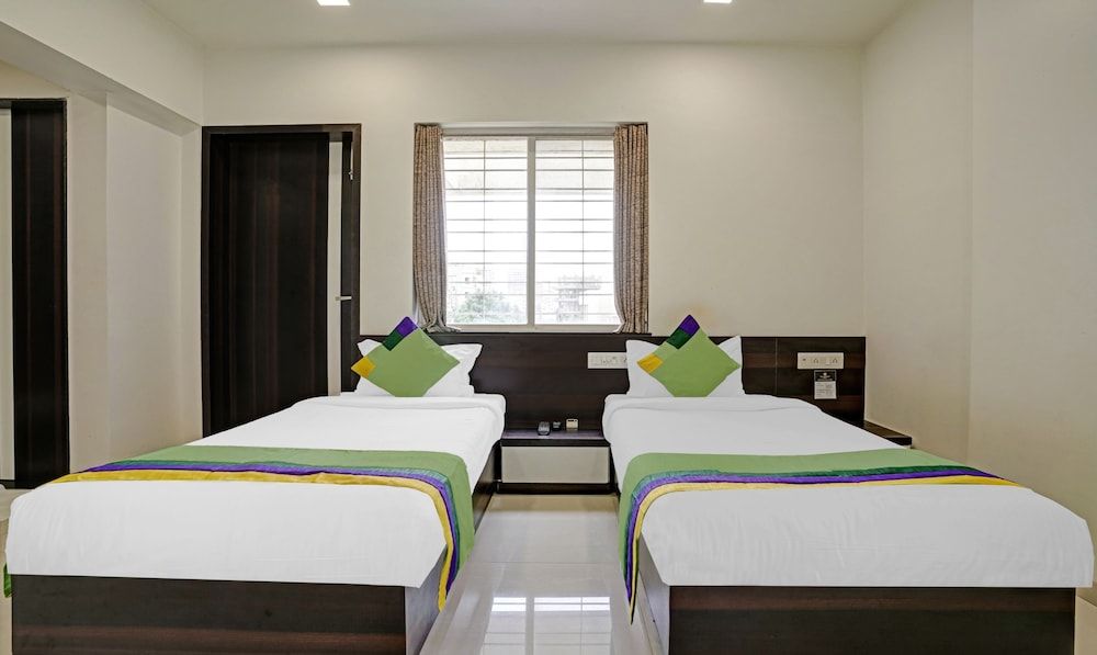 Treebo Excellent Homes, Nashik Deluxe Double Room 14