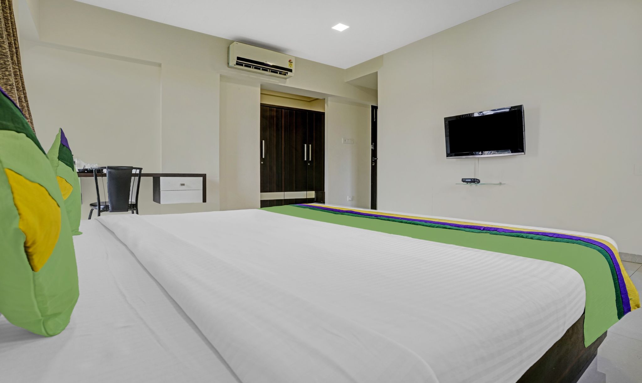 Treebo Excellent Homes, Nashik Deluxe Double Room 6