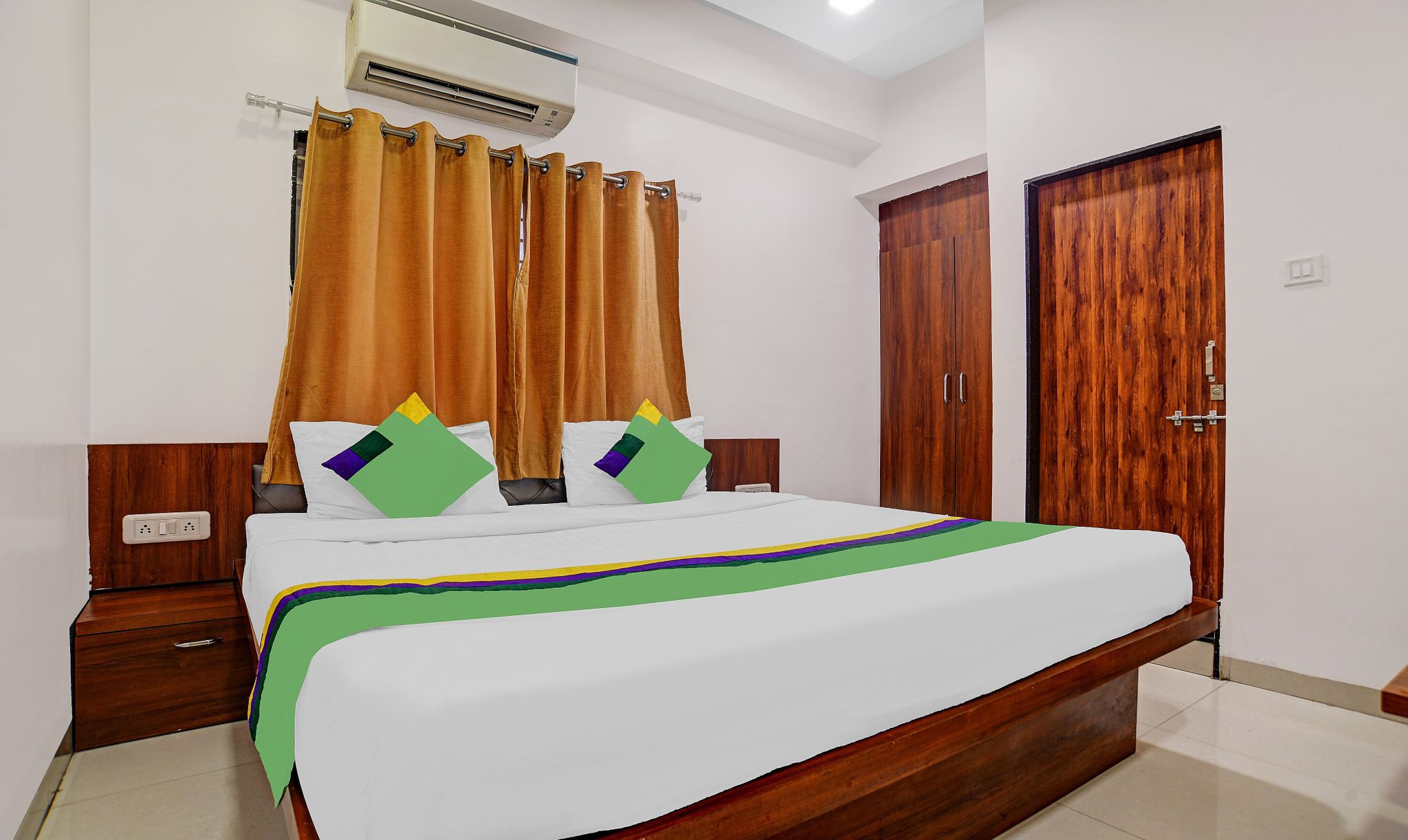 Treebo Trend Ten Eleven Grand MAPLE 4