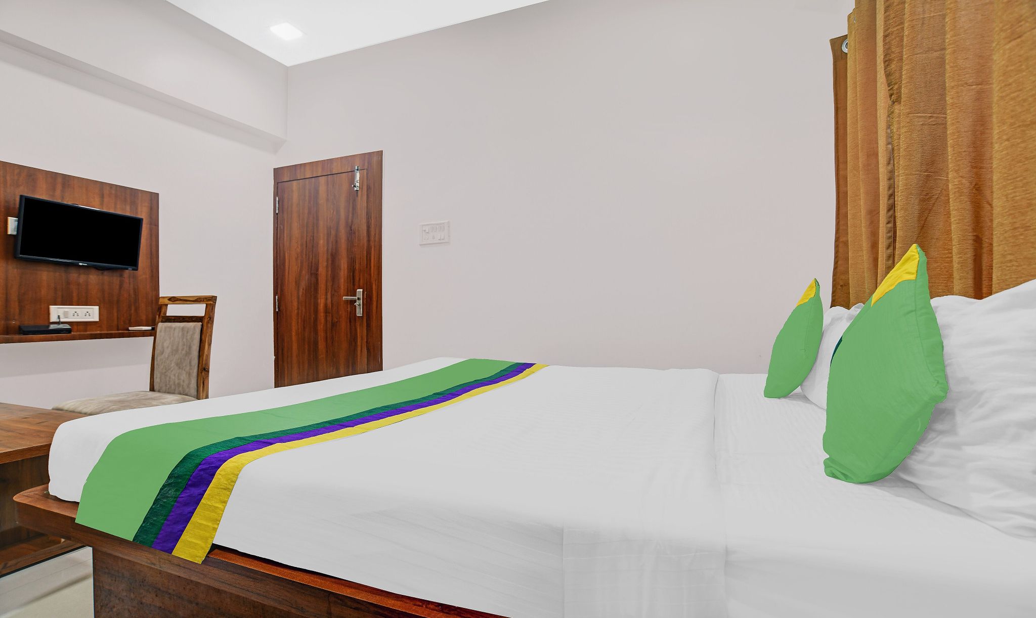 Treebo Trend Ten Eleven Grand OAK 5